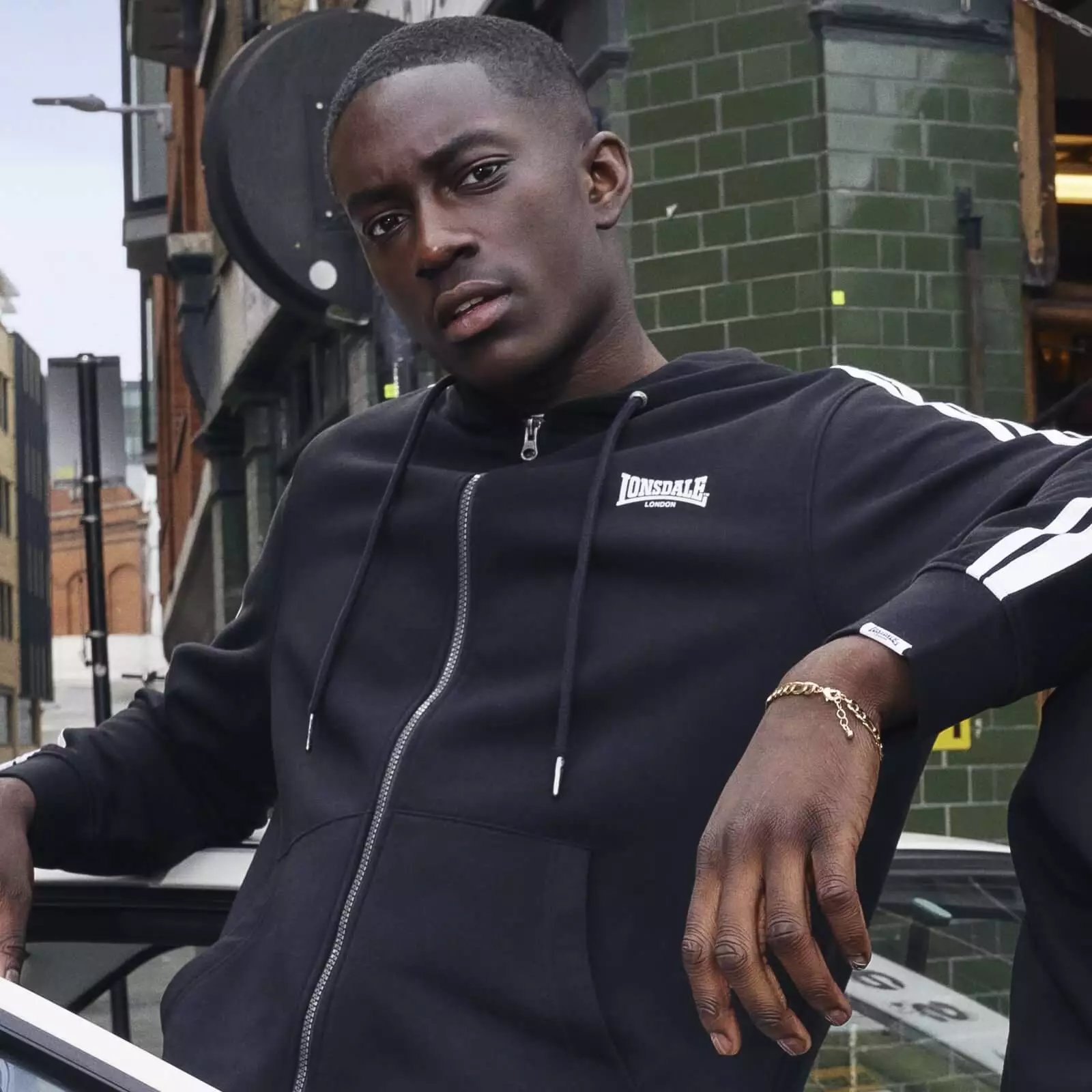 Lonsdale Sales Store -Lonsdale Sales Store Lifestyle